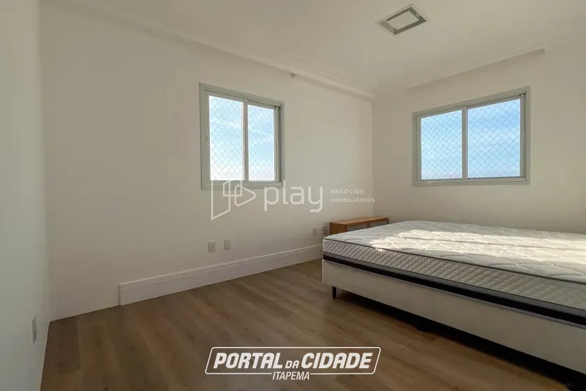 Apartamento &agrave; venda - 160m&sup2; - Meia Praia