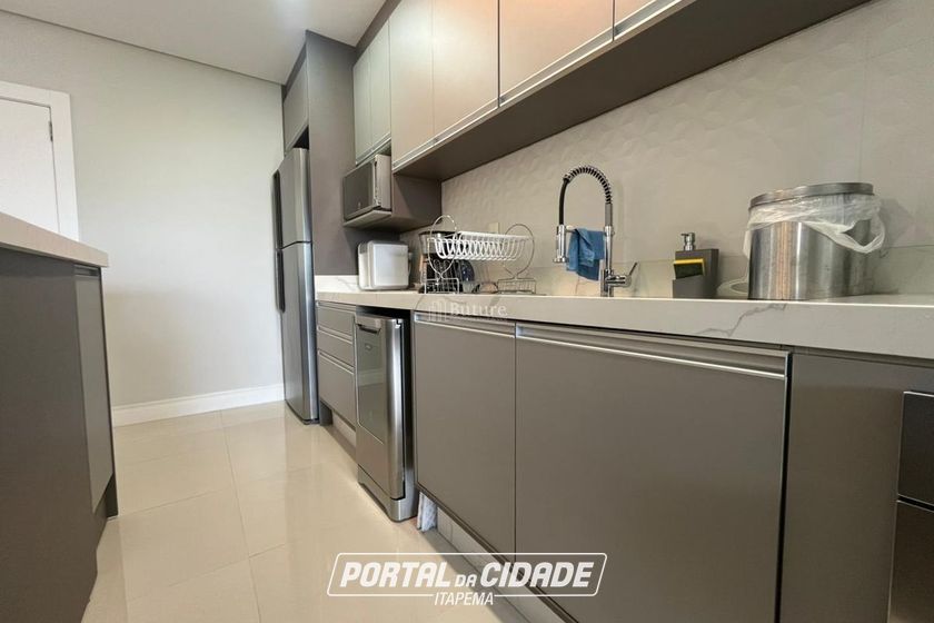Apartamento &agrave; venda - 85m&sup2; - Meia Praia