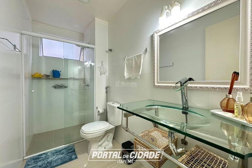 Apartamento &agrave; venda - 147m&sup2; - Meia Praia