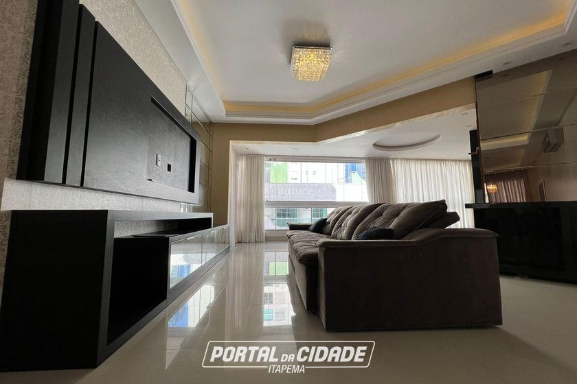 Apartamento &agrave; venda - 178m&sup2; - Meia Praia
