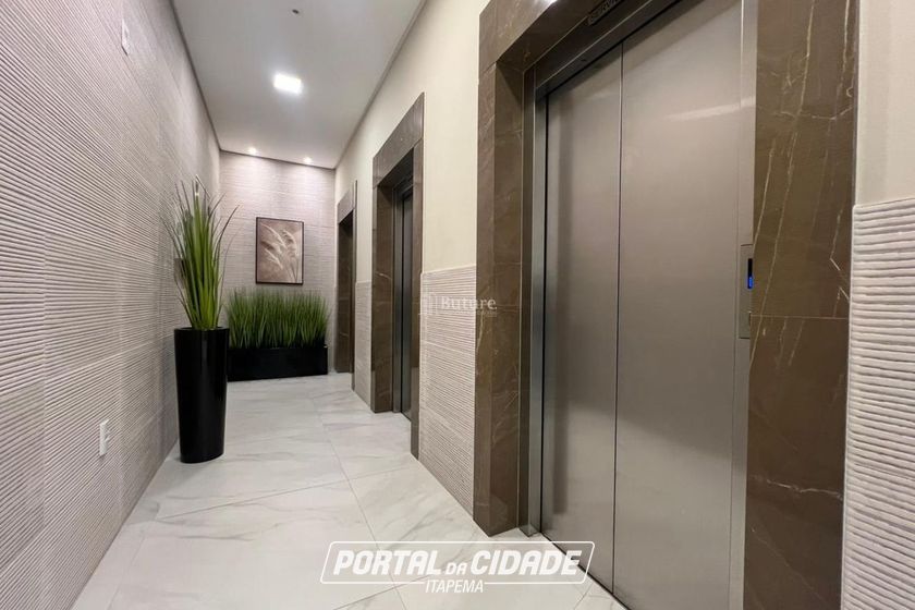Apartamento &agrave; venda - 141m&sup2; - Meia Praia