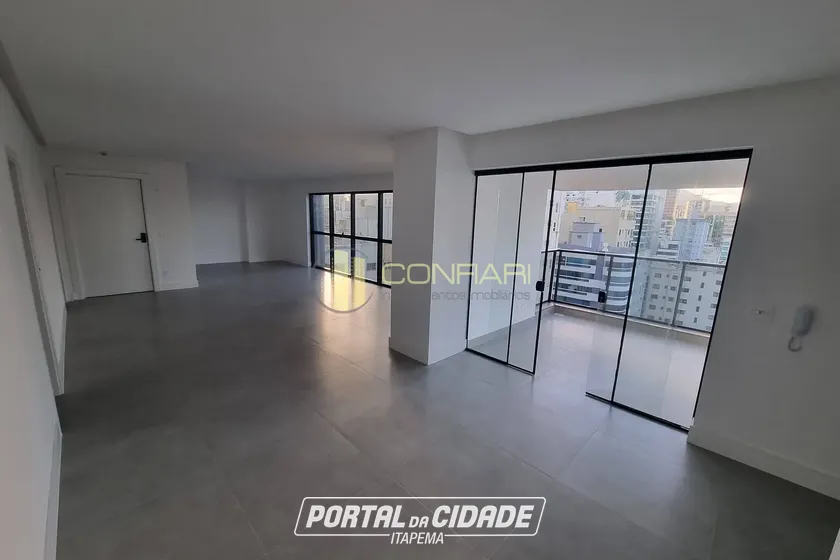 Apartamento &agrave; venda - 207m&sup2; - Meia Praia