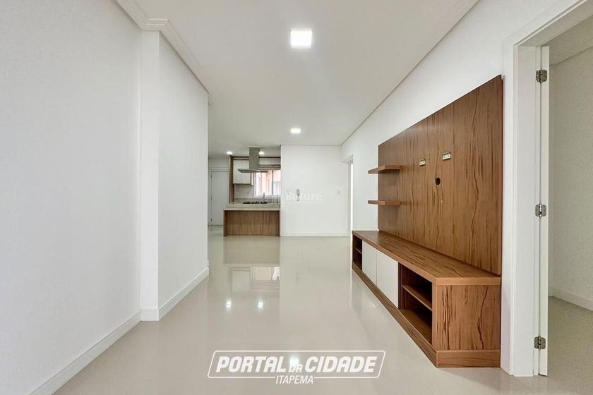Apartamento &agrave; venda - 95m&sup2; - Meia Praia