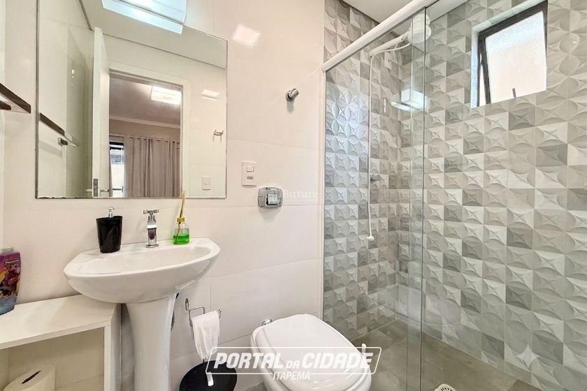 Apartamento &agrave; venda - 160m&sup2; - Meia Praia