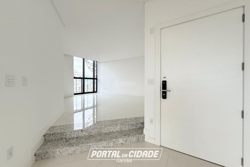 Apartamento &agrave; venda - 200m&sup2; - Meia Praia