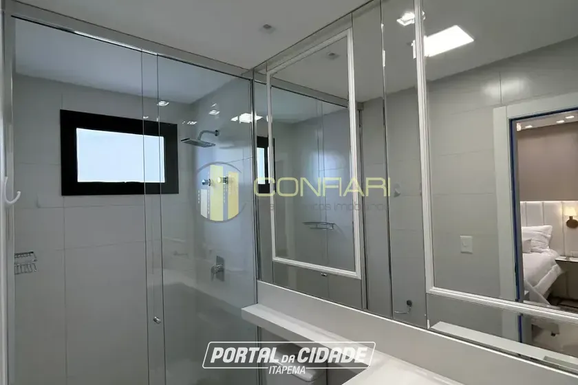 Apartamento &agrave; venda - 180m&sup2; - Meia Praia