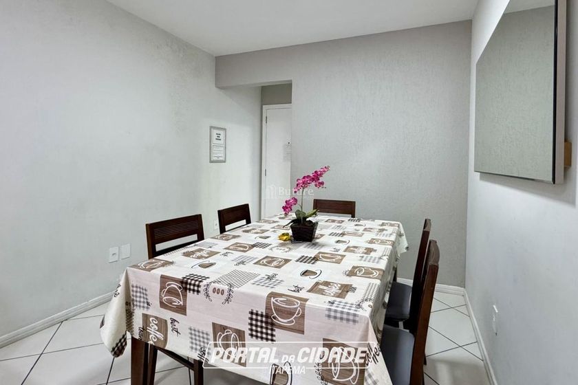 Apartamento &agrave; venda - 80m&sup2; - Centro