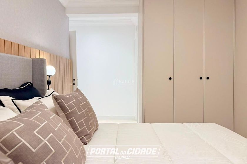 Apartamento &agrave; venda - 180m&sup2; - Meia Praia