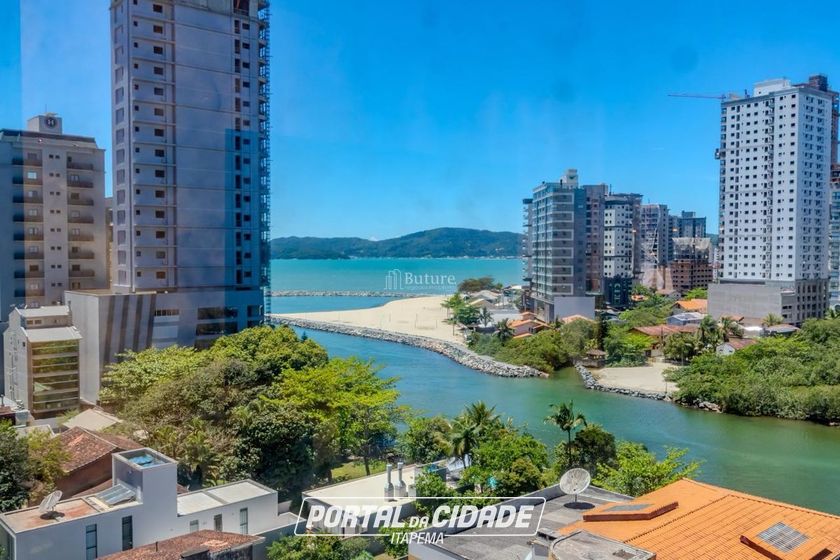Apartamento &agrave; venda - 200m&sup2; - Meia Praia