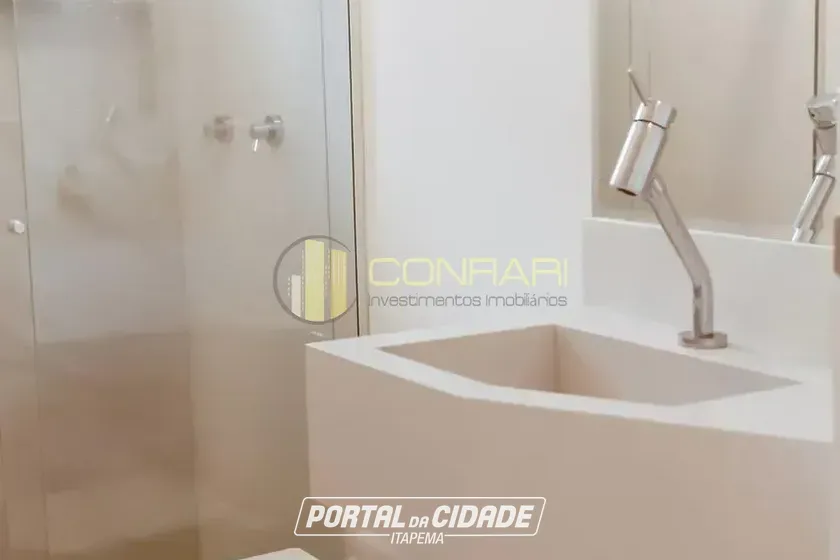 Apartamento &agrave; venda - 110m&sup2; - Meia Praia