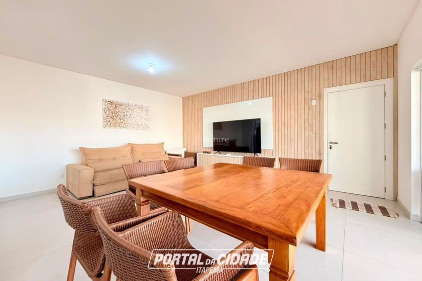 Apartamento &agrave; venda - 136m&sup2; - Meia Praia