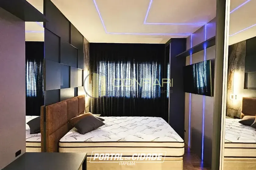 Apartamento &agrave; venda - 162m&sup2; - Meia Praia