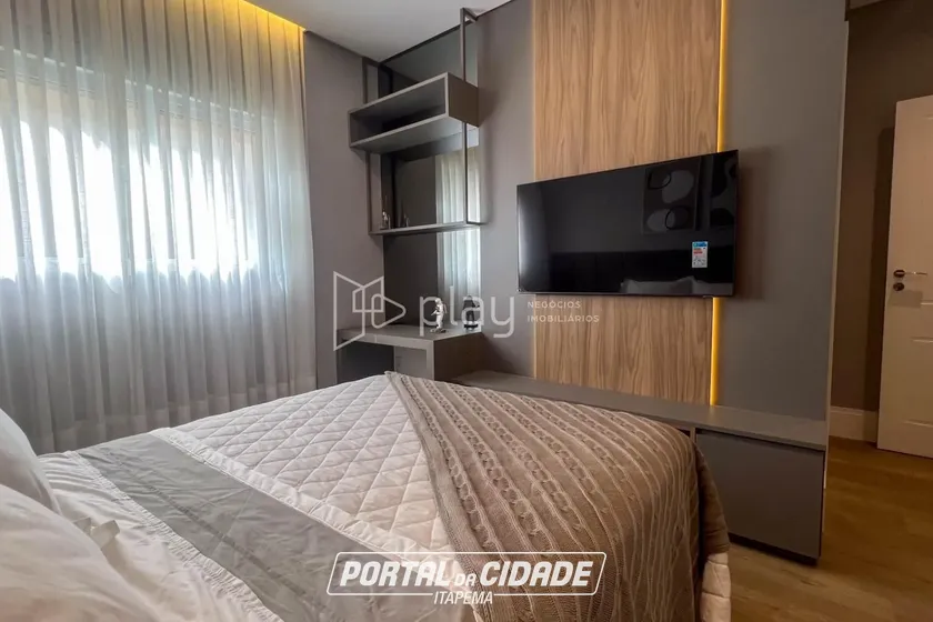 Apartamento &agrave; venda - 140m&sup2; - Meia Praia