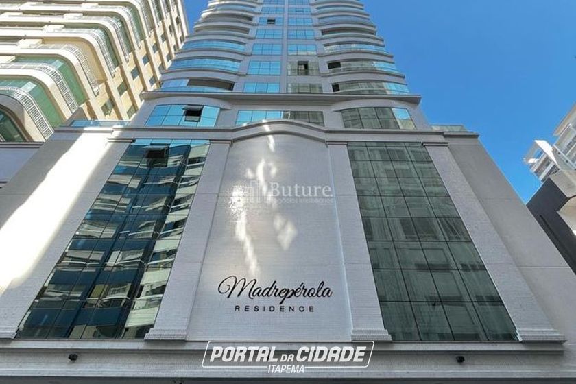 Apartamento &agrave; venda - 128m&sup2; - Meia Praia