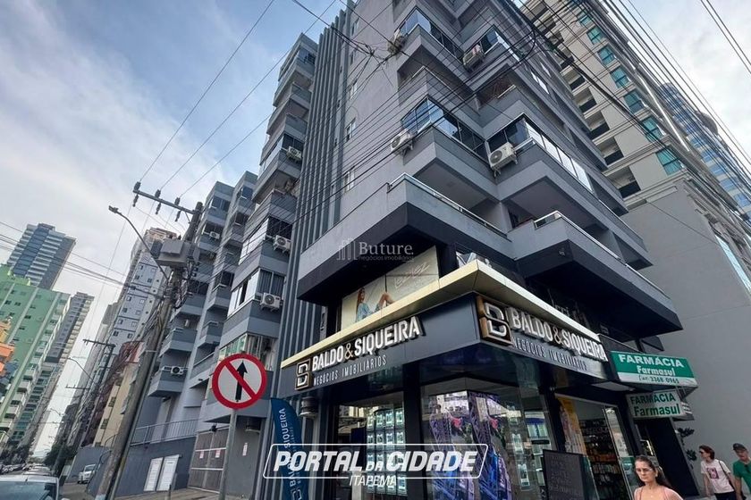 Apartamento &agrave; venda - Meia Praia