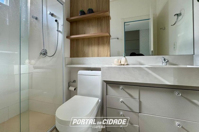 Apartamento &agrave; venda - 240m&sup2; - Meia Praia