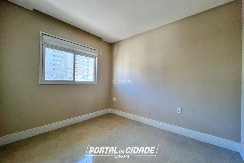 Apartamento &agrave; venda - 156m&sup2; - Meia Praia