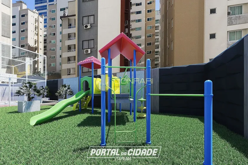 Apartamento &agrave; venda - 124m&sup2; - Meia Praia