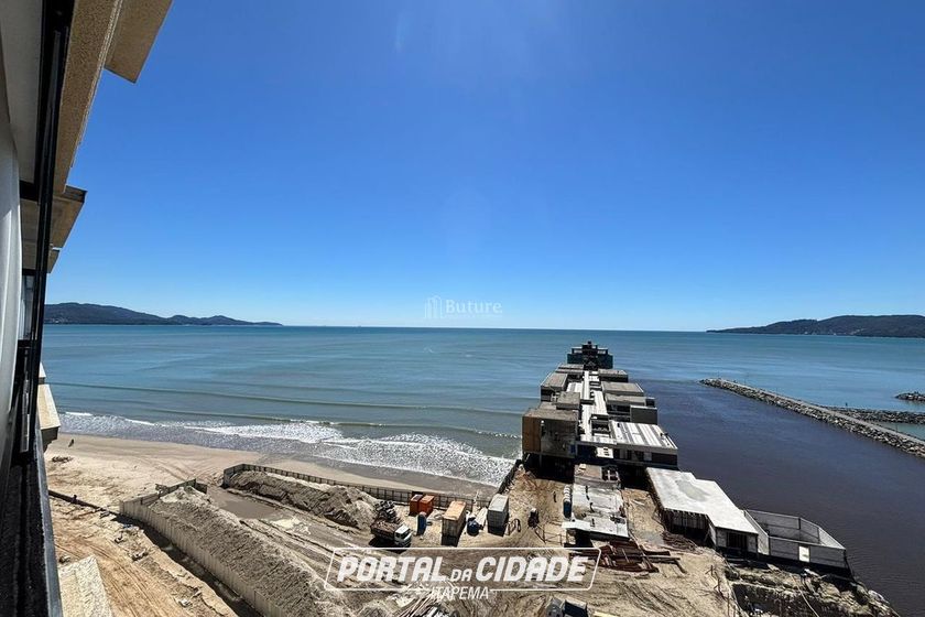 Apartamento &agrave; venda - 140m&sup2; - Meia Praia