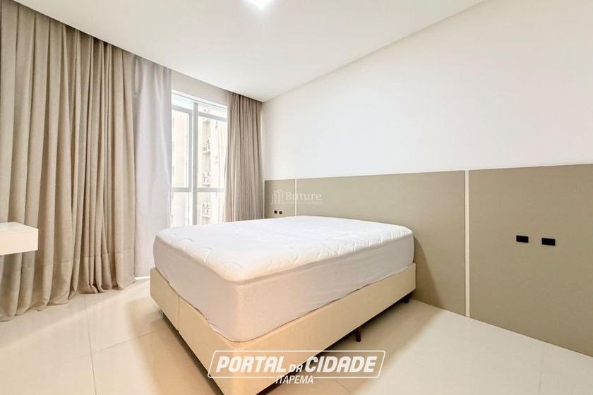 Apartamento &agrave; venda - 220m&sup2; - Meia Praia