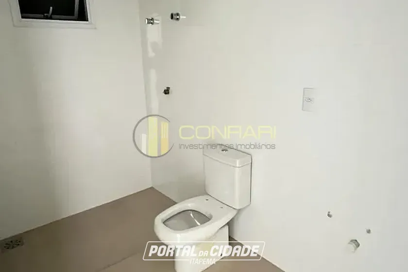 Apartamento &agrave; venda - 185m&sup2; - Meia Praia