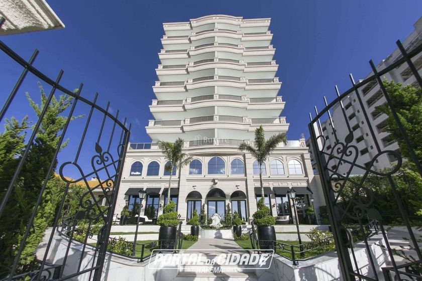Apartamento &agrave; venda - 170m&sup2; - Centro