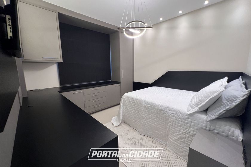 Apartamento &agrave; venda - 135m&sup2; - Meia Praia