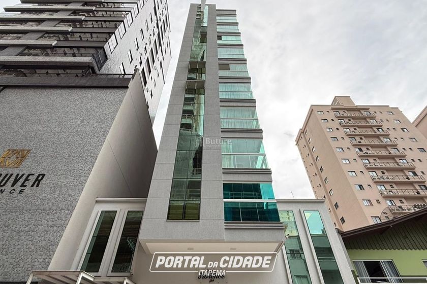 Apartamento &agrave; venda - 107m&sup2; - Meia Praia