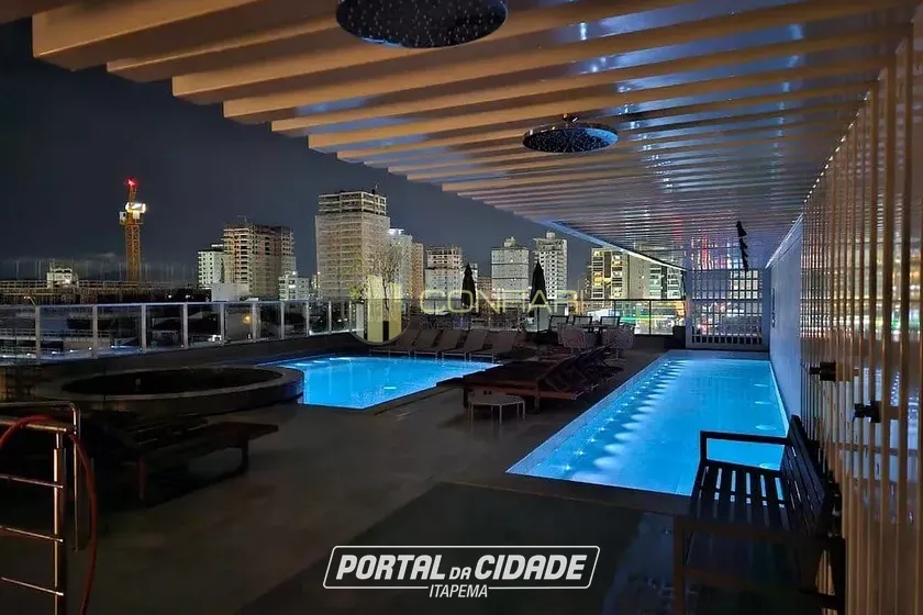 Apartamento &agrave; venda - 128m&sup2; - Meia Praia