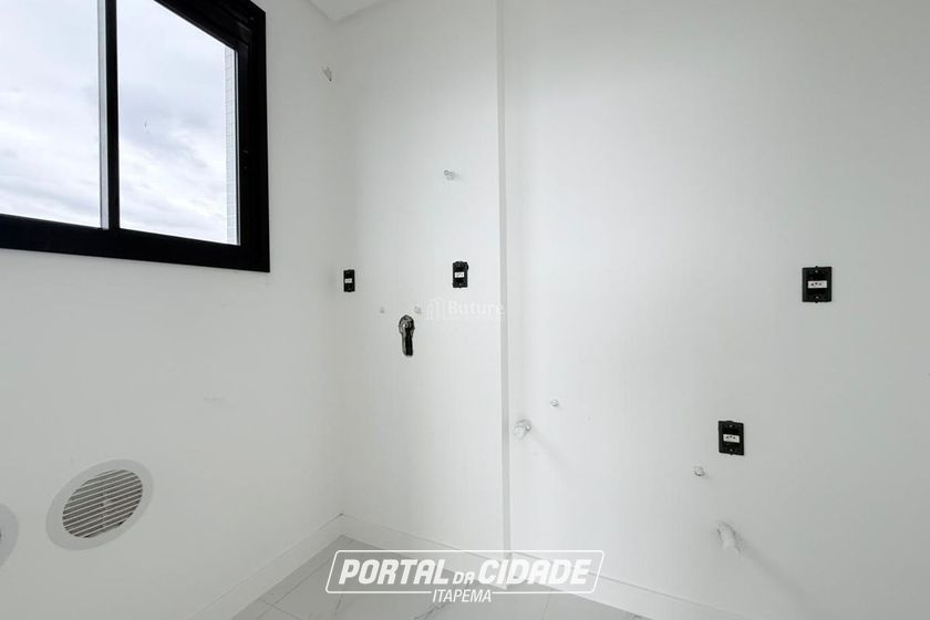 Apartamento &agrave; venda - 190m&sup2; - Meia Praia