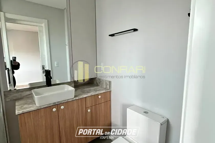 Apartamento para alugar - 118m&sup2; - meia praia