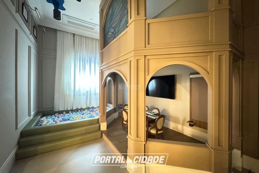 Apartamento &agrave; venda - 185m&sup2; - Meia Praia