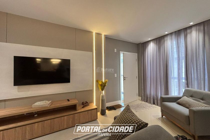 Apartamento &agrave; venda - 130m&sup2; - Meia Praia
