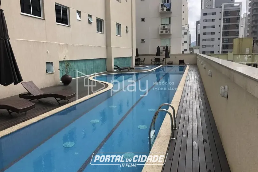 Apartamento &agrave; venda - 185m&sup2; - Meia Praia