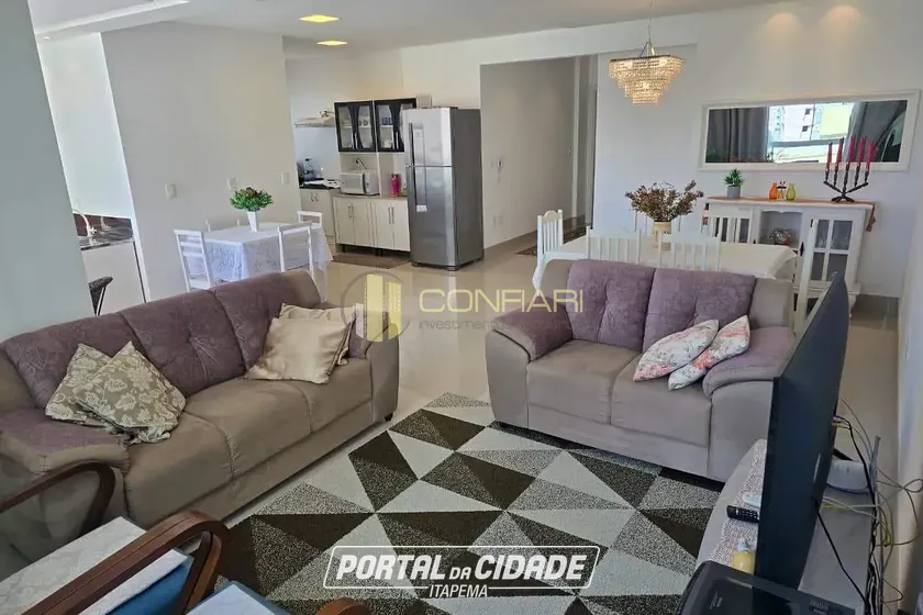 Apartamento &agrave; venda - 130m&sup2; - Meia Praia