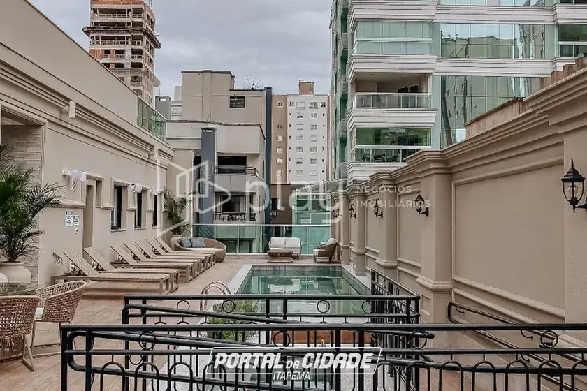 Apartamento &agrave; venda - 160m&sup2; - Meia Praia