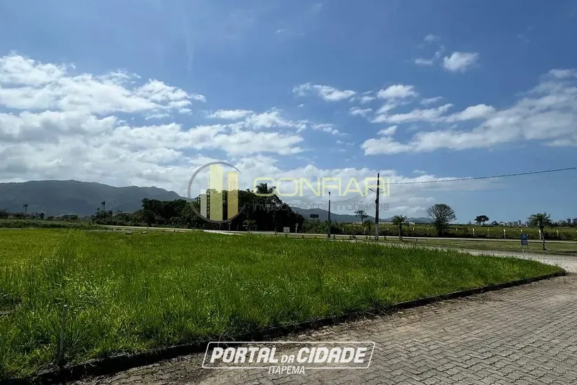 Terreno &agrave; venda - 646m&sup2; - Sert&atilde;o Santa Luzia