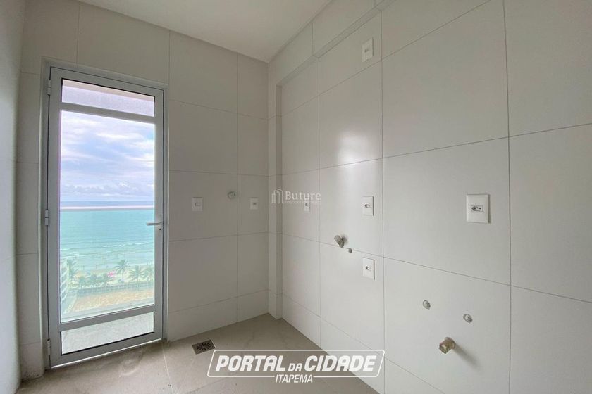 Apartamento &agrave; venda - 157m&sup2; - Meia Praia