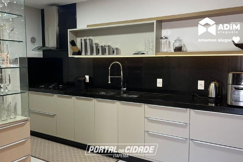 Apartamento para alugar - 200m&sup2; - Meia Praia