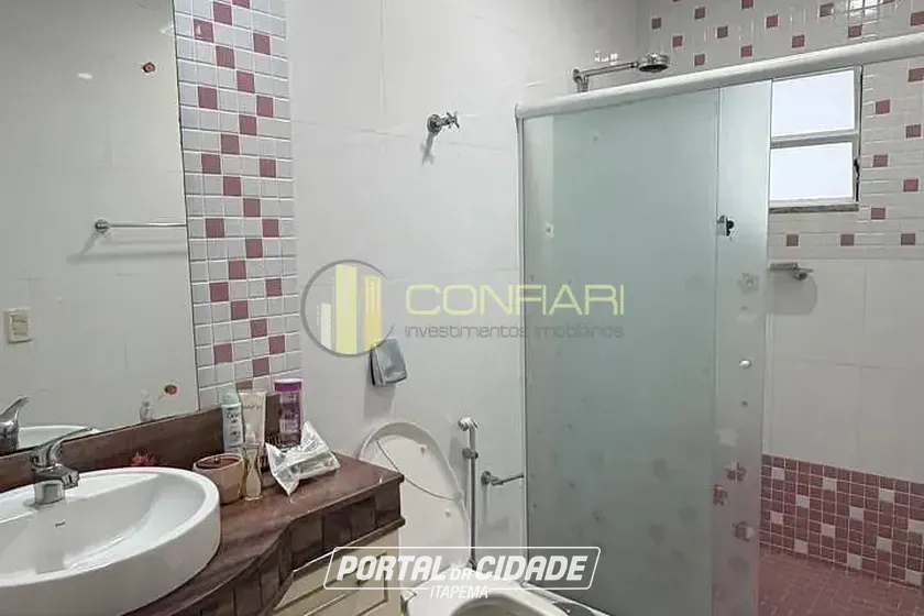 Casa para alugar - 300m&sup2; - Meia Praia