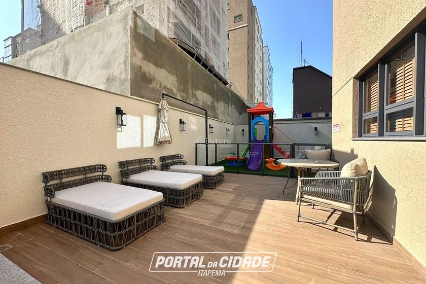 Apartamento &agrave; venda - 130m&sup2; - Meia Praia