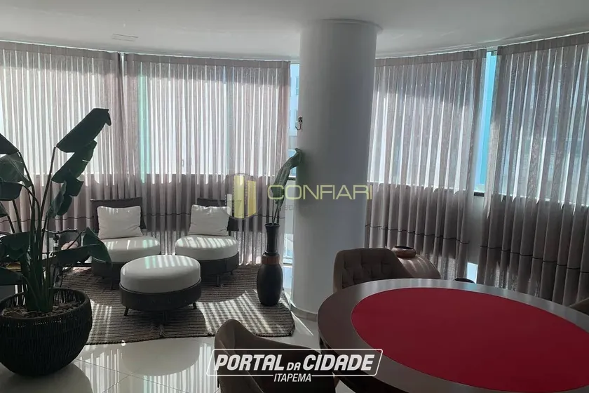 Apartamento &agrave; venda - 140m&sup2; - Meia Praia