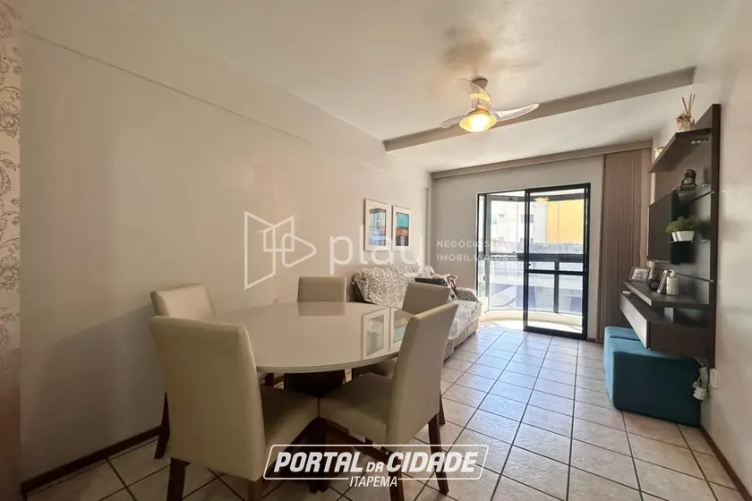 Apartamento &agrave; venda - 120m&sup2; - Meia Praia