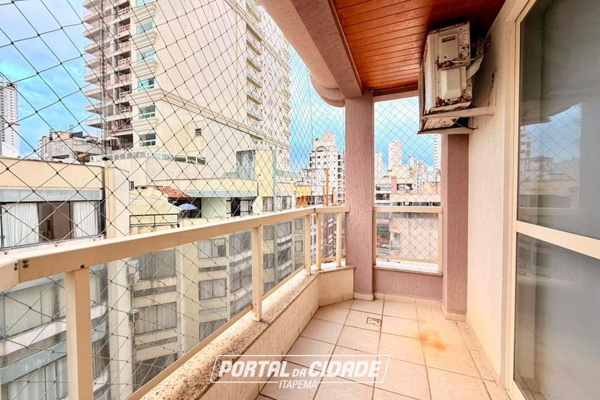 Apartamento &agrave; venda - 114m&sup2; - Meia Praia