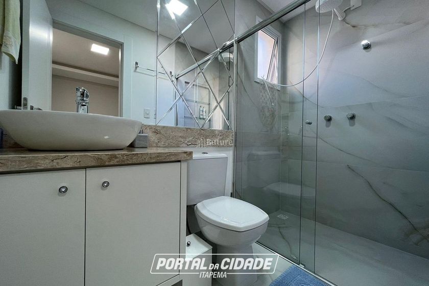 Apartamento &agrave; venda - 126m&sup2; - Meia Praia