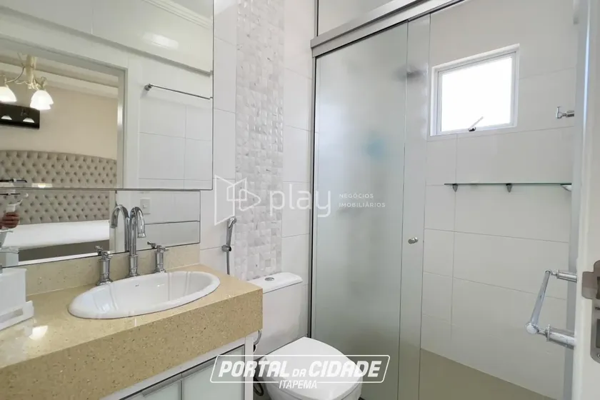 Apartamento &agrave; venda - 181m&sup2; - Meia Praia