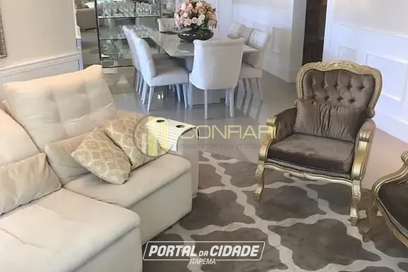 Apartamento &agrave; venda - 135m&sup2; - Meia Praia