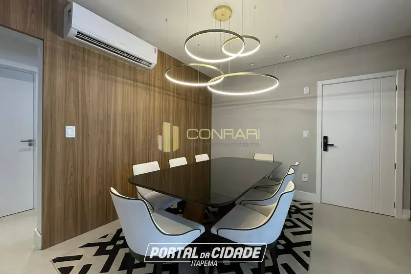 Apartamento &agrave; venda - 136m&sup2; - Meia praia