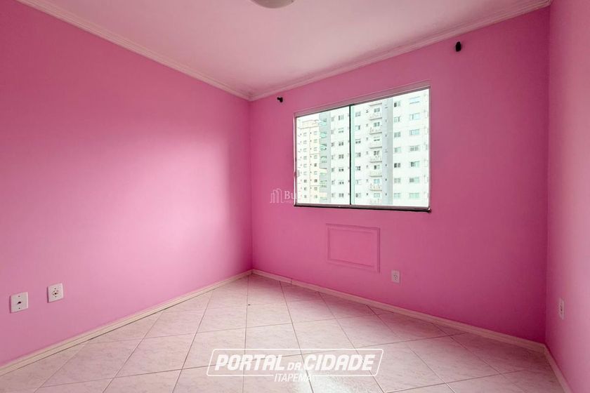 Apartamento &agrave; venda - 107m&sup2; - Meia Praia