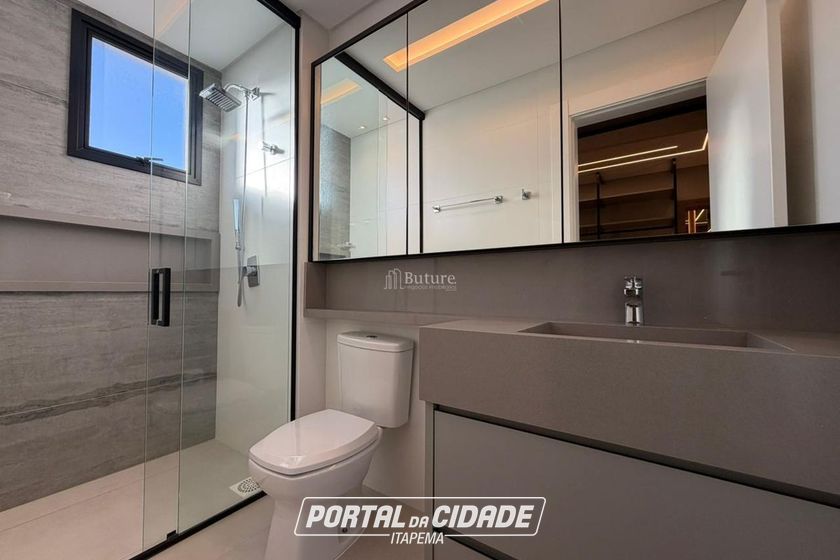 Apartamento &agrave; venda - 162m&sup2; - Meia Praia